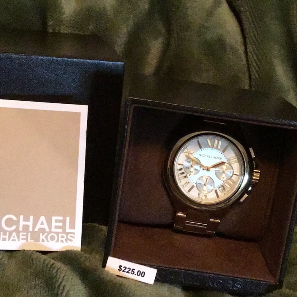 Michael Kors MK5635 Women’s Camille Gold Watch .